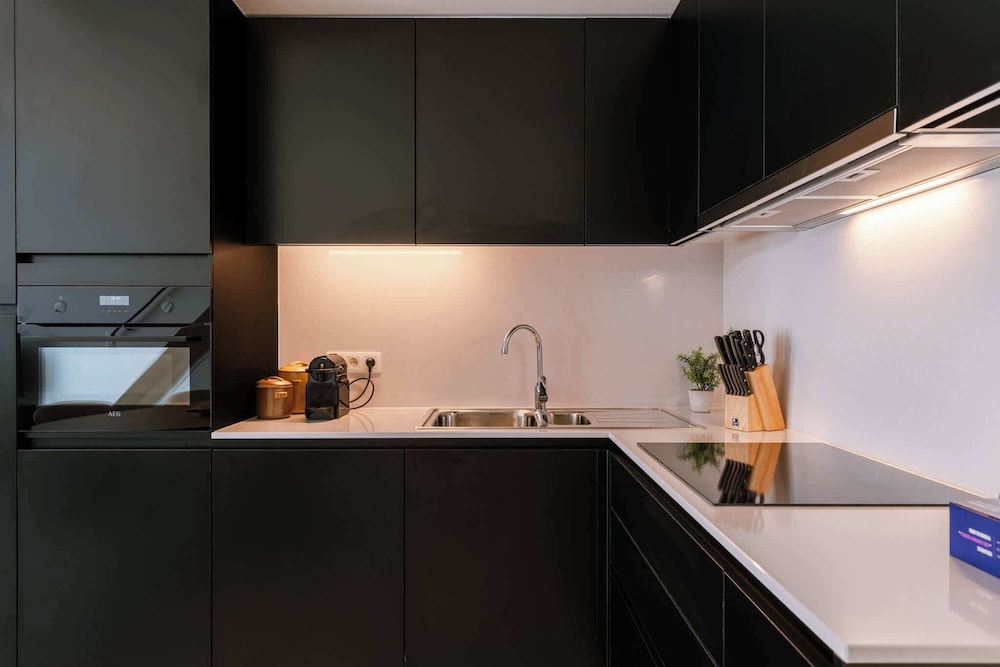 Huswell x Bel Air - Modern City Apartment With Terrace Designer Touches