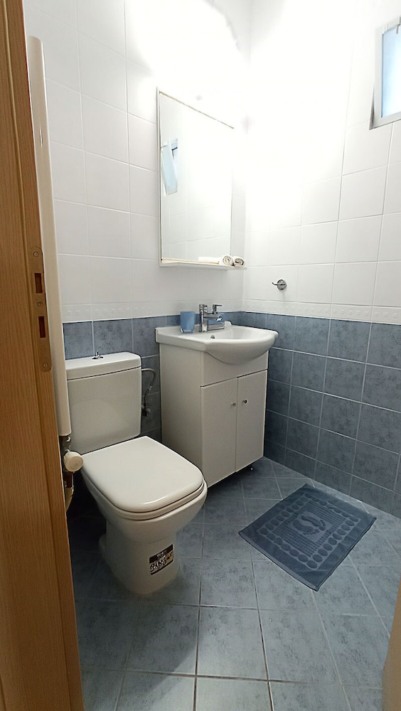 Relaxing Studio Apt 1 min to Highway Parking