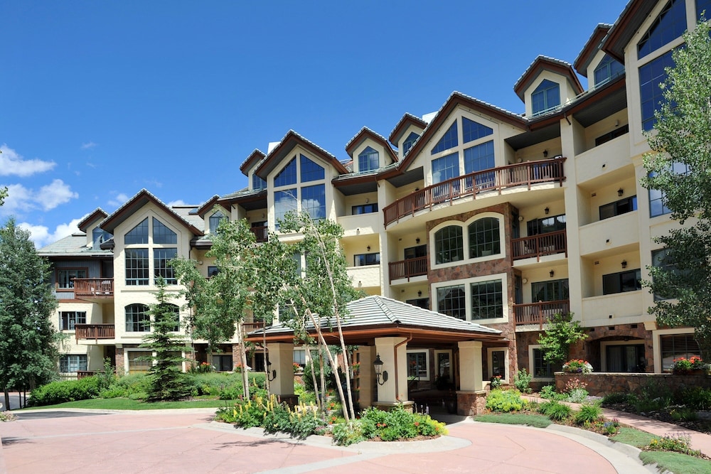 Oxford Court #305 3 Bedroom Condo by Redawning view 4