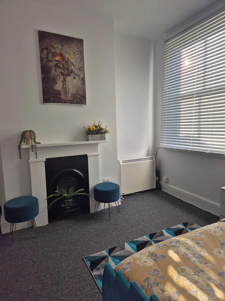 1 Bed-sleeps 2-city Centre-no Free Parking