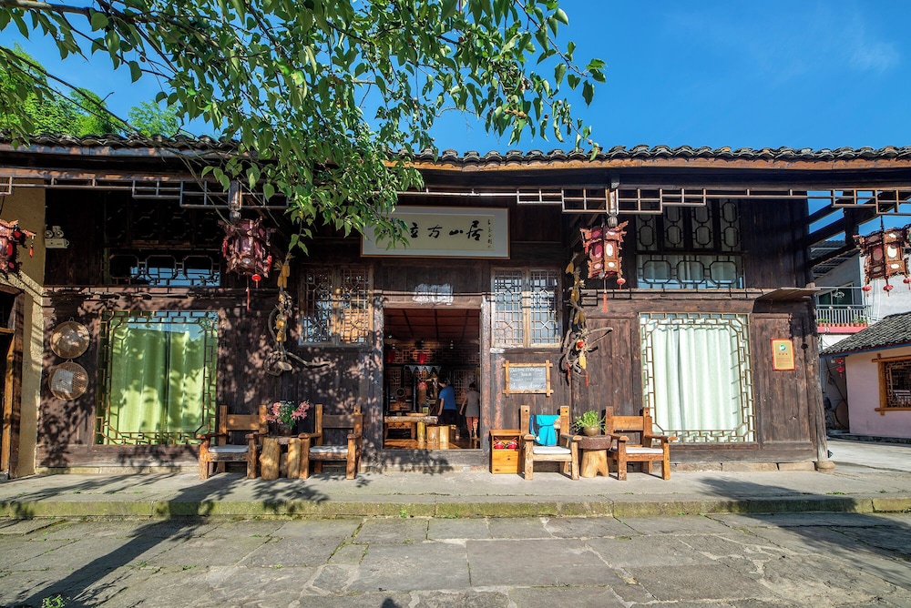 Glass Inn