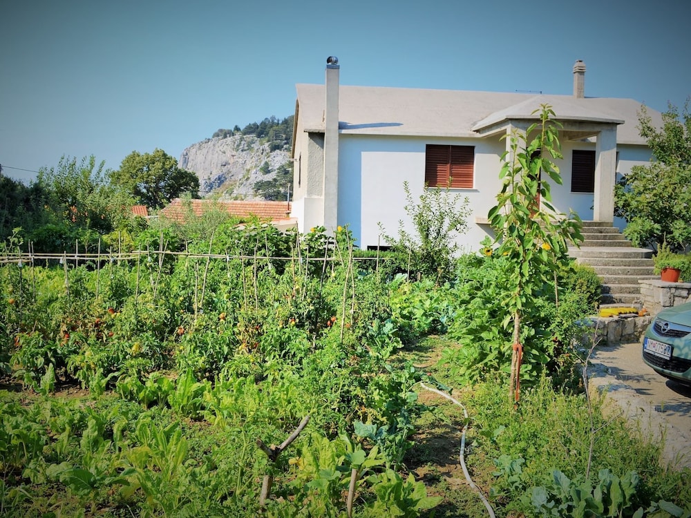 Countryside Getaway near River & Sea