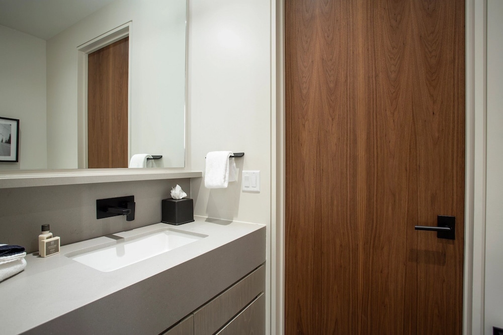 One Empire Pass Lodge at Deer Valley Resort - Three Bedroom Residence #404 3 Condo