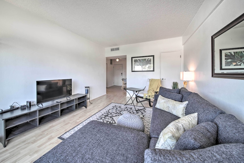 Modern City Condo Close to Downtown Phoenix!