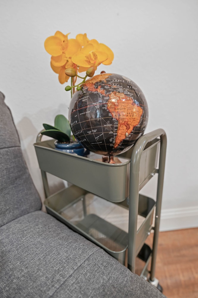 Cozy Spacious Allergy Friendly Retreat - 4BR