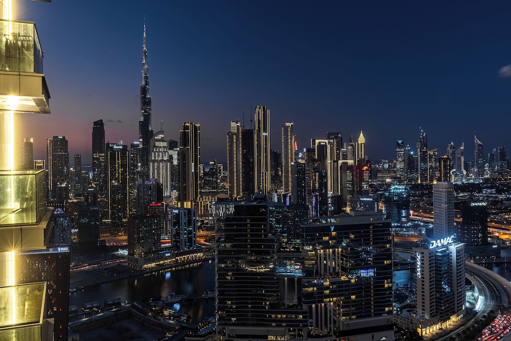 SIMPLY COMFORT Skyline Apts at Nobles Tower with Luxury Burj View