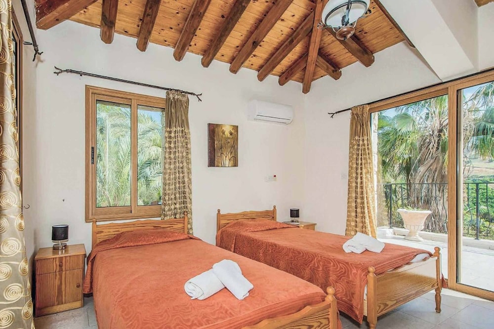 Villa Anna Argaka