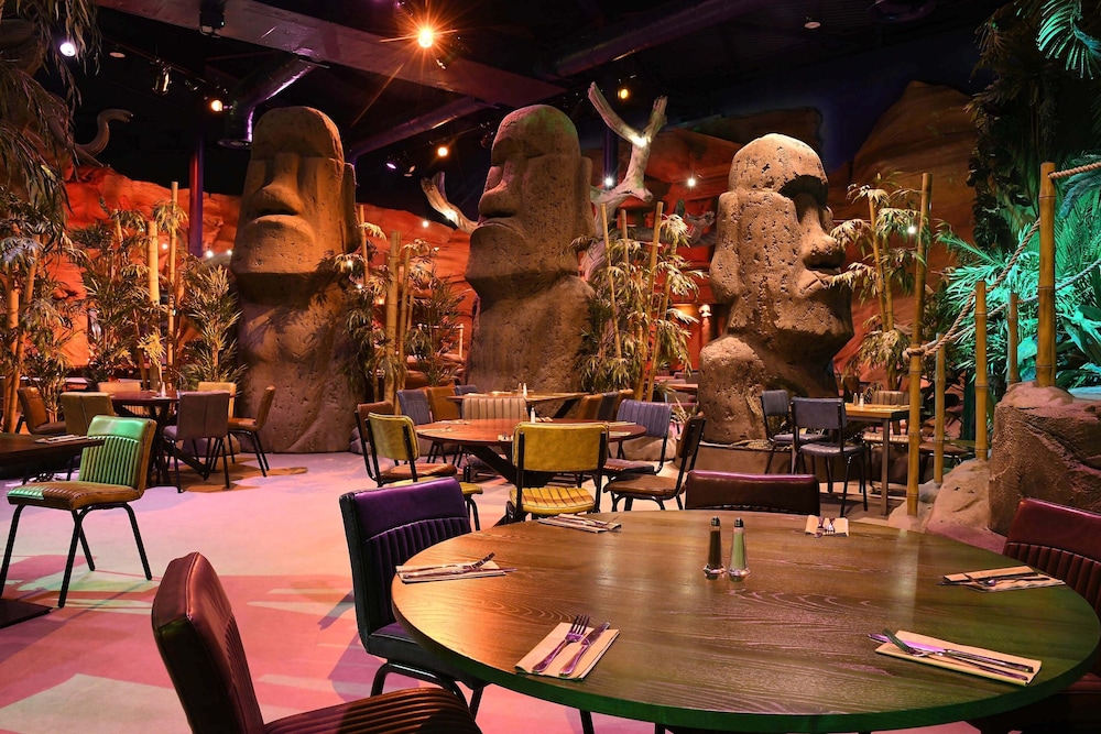 Doncaster Vacations - Hex Wildlife Hotel - Property Image 13