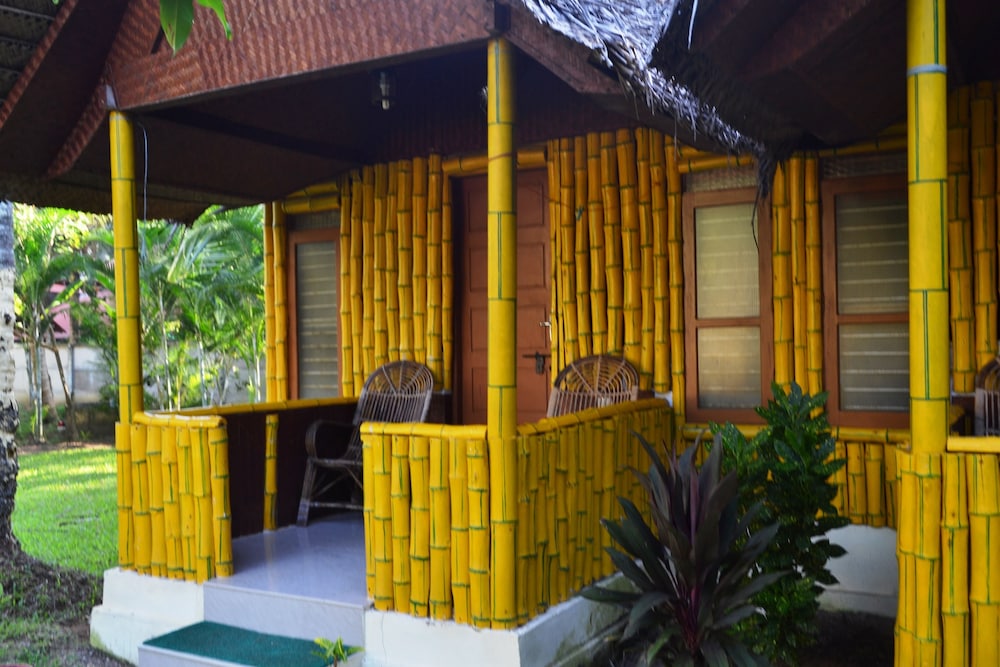Savithri Inn