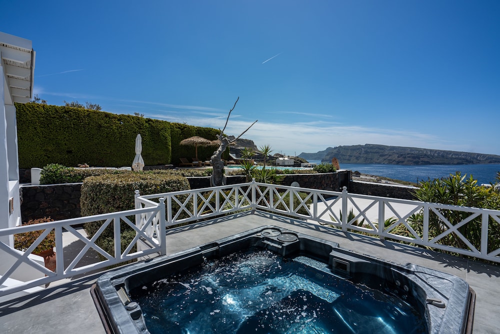 Oia Sunset Villas