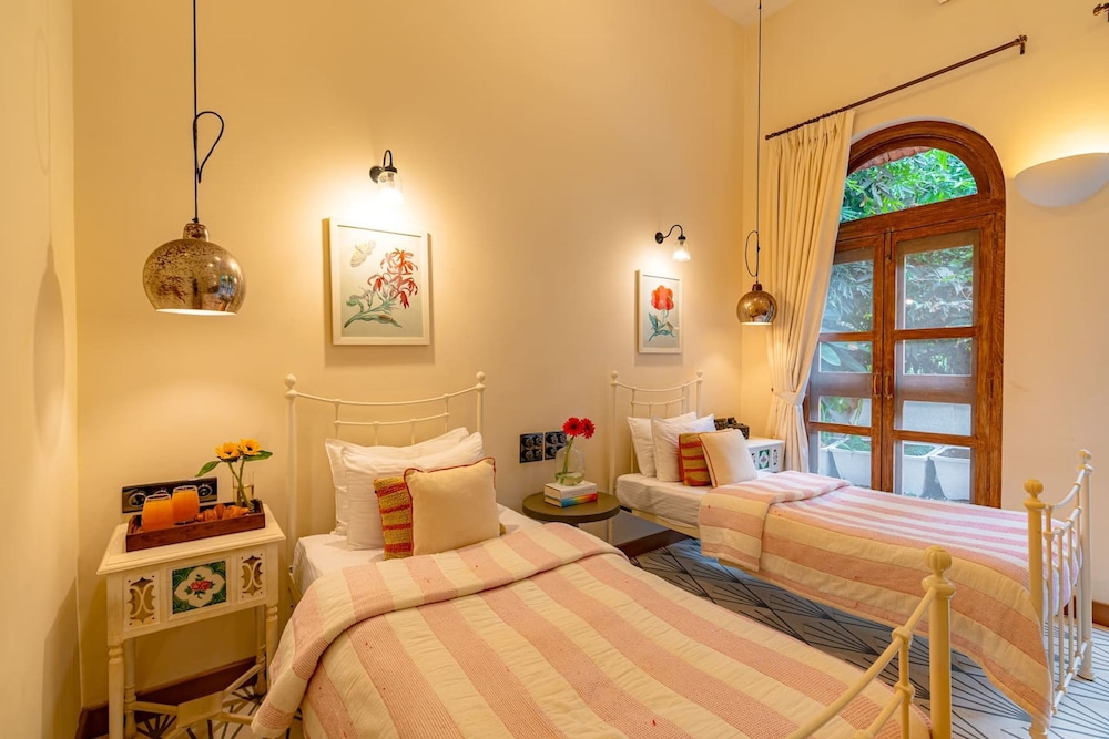 Loto Bianco by Hireavilla -4br w Pvt Pool Siolim