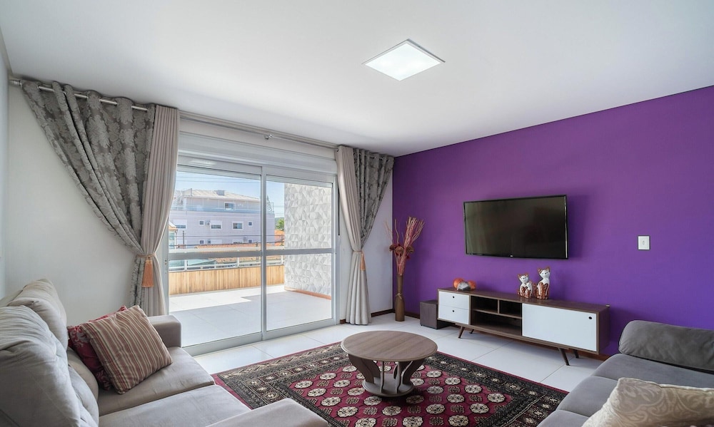 House w/ 3BR and BBQ Area in Ingleses Odi0487