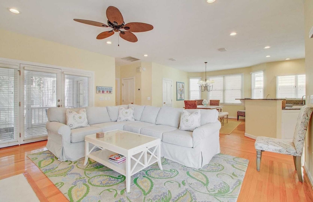 Grand Pavillion 11 by Avantstay Beach Access, Wild Dunes Community