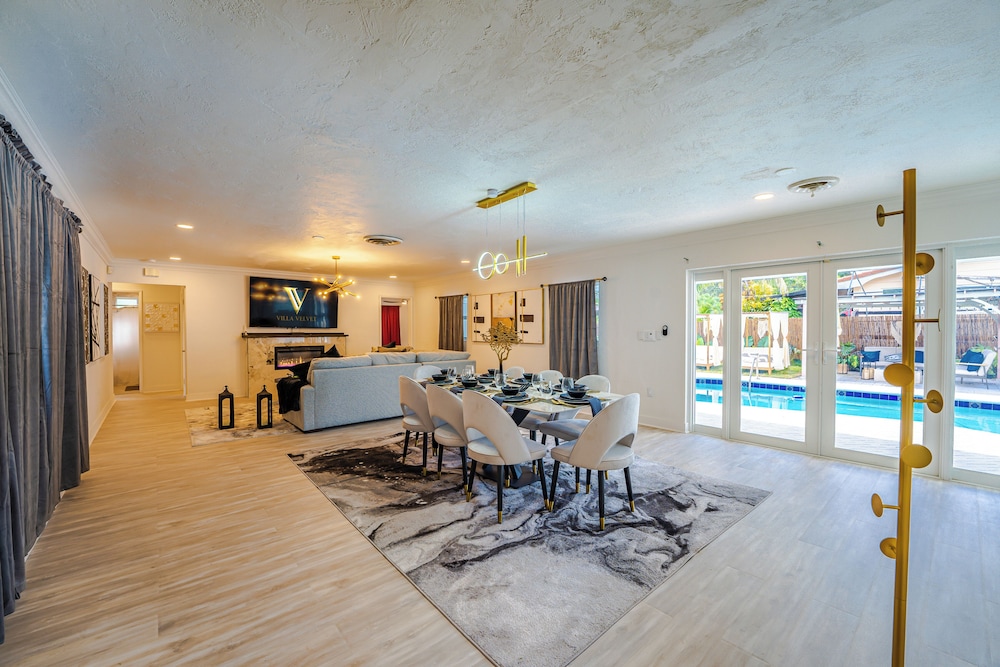 Villa Velvet