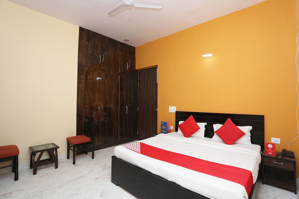 Noida Vacations - Capital O 30956 Moon Light - Property Image 8