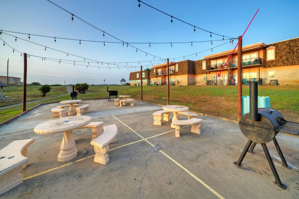 La Concha by Avantstay Modern Condo by Boardwalk