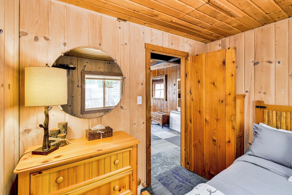 Walk to Houghton Lake: Cabin w/ Fire Pit!