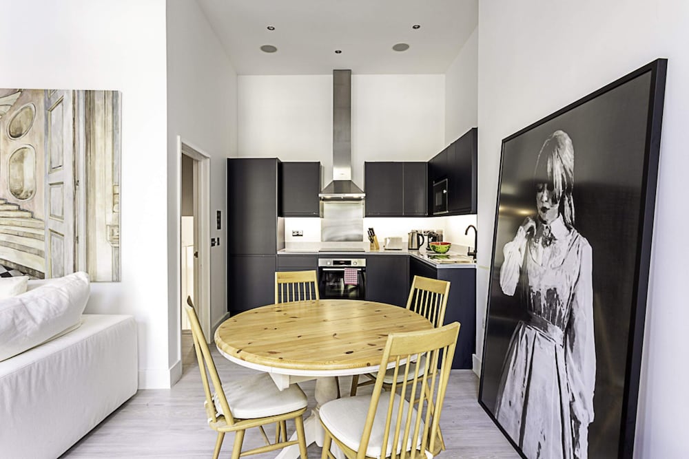 Elegant 3 bed Apartment in Earls Court