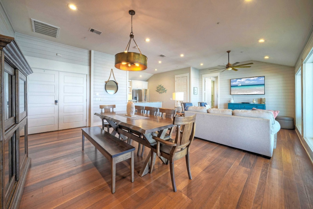 Trout Street Buyout 3 Port A Marina-front Homes Water Views + Pet-friendly Options 16 Guests