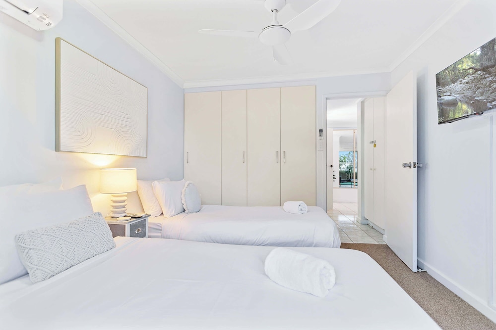 Rainforest Reef Retreat - Esplanade Ground-floor Apartment