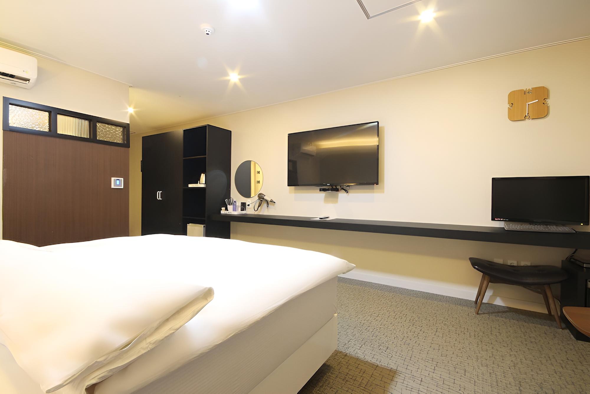 Changnyeong Hotel Countinue view 5