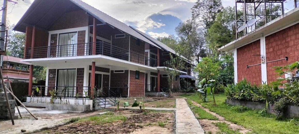 Avocado Cottages