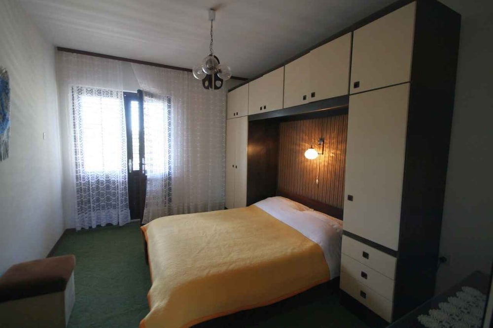 Apartments in Malinska/insel Krk 14332