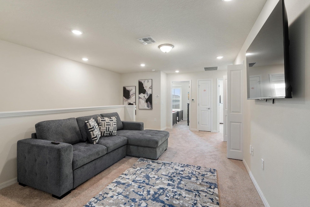 Windsor Cay Resort 5 Bedroom Townhome with Pool 5 Townhouse