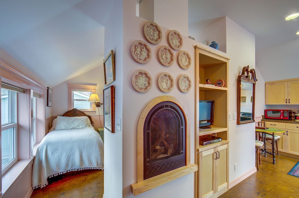 Ashland Vacations - Carlisle Garden Suites - Property Image 13