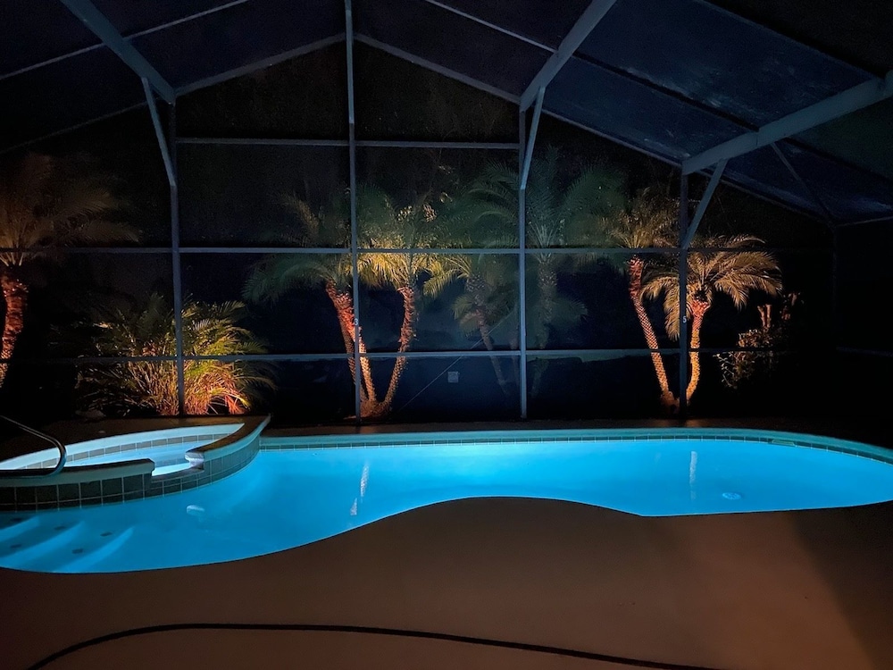4 Bedroom Private Pool+Spa Home 8 Miles to Disney 4 Home
