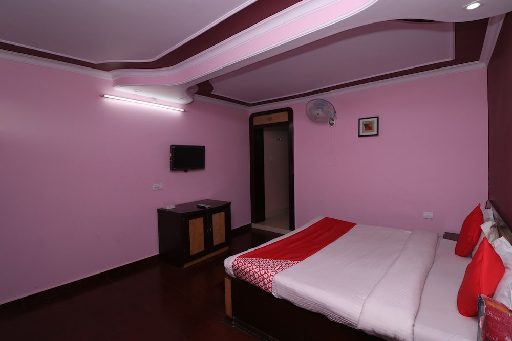 OYO 27612 Maitri Holiday Home view 4