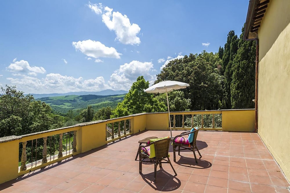 Villa Il Giardino in Radicofani view 2