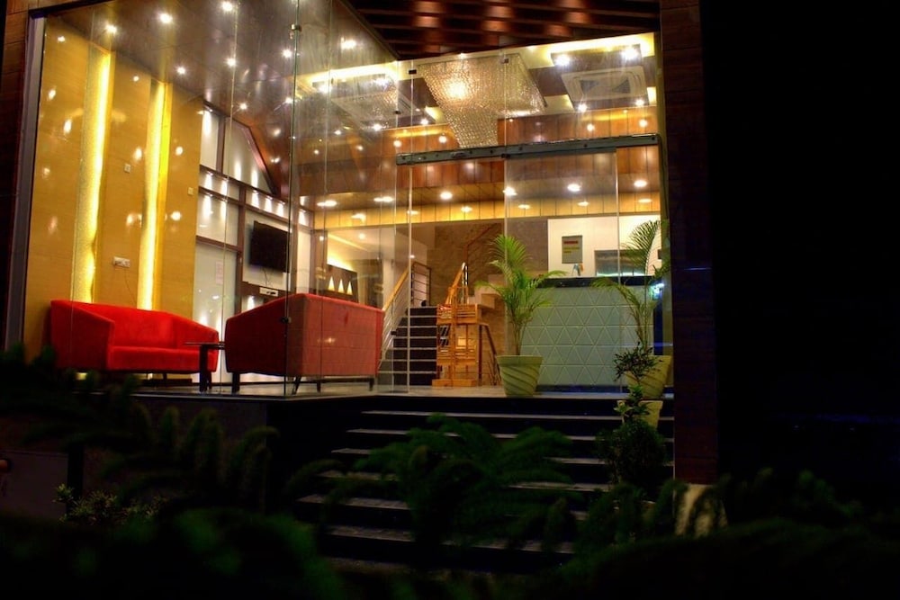 Hotel Yellowroots