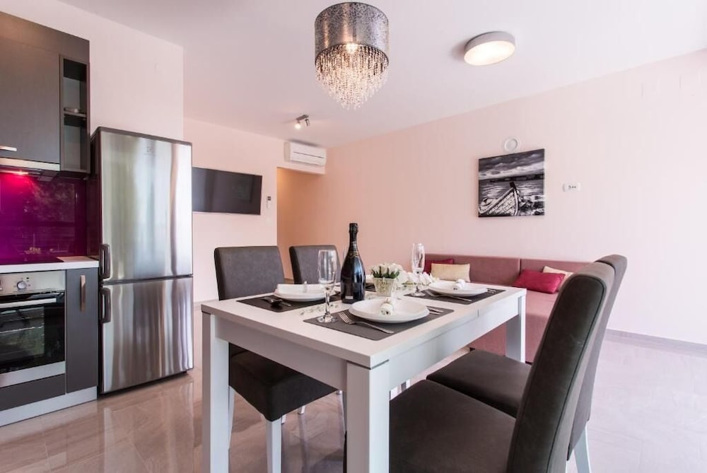 Marina - 60 Meters to the Beach - A1