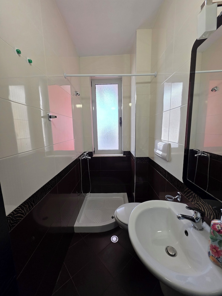 Thomas K Veranda Apartment