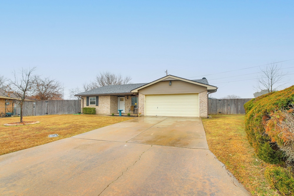 5 Mi to Museum of the Great Plains: Home w/ Patio