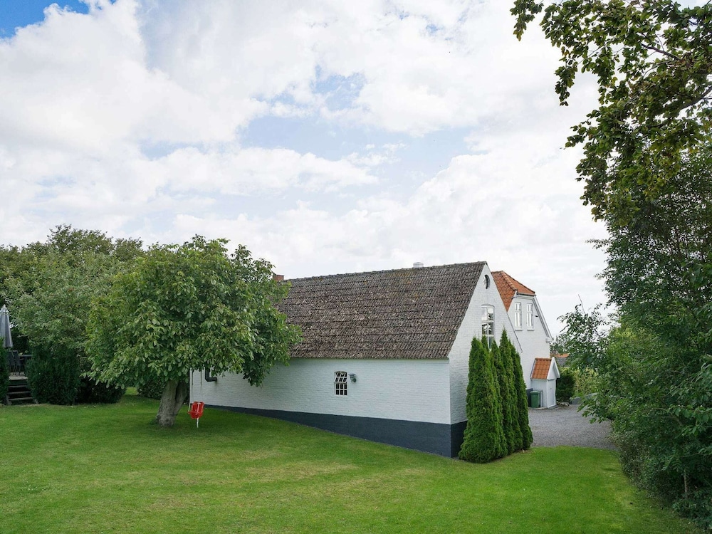Quaint Holiday Home in Bornholm near Sea view 4