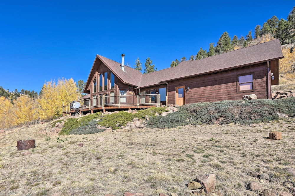 Mtn-view Cabin w/ Deck, 3 Mi to Cripple Creek! - Property Image 5