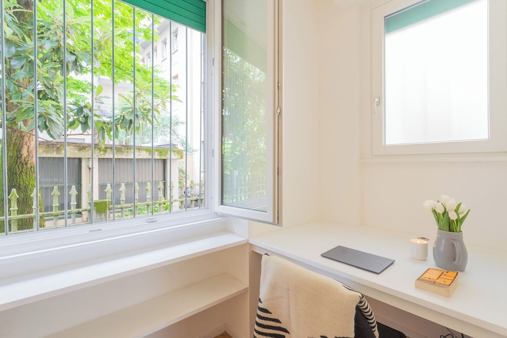 A Step From the Lake Apartment by Rent all Como