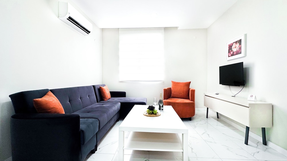Echinus Lara Hotel