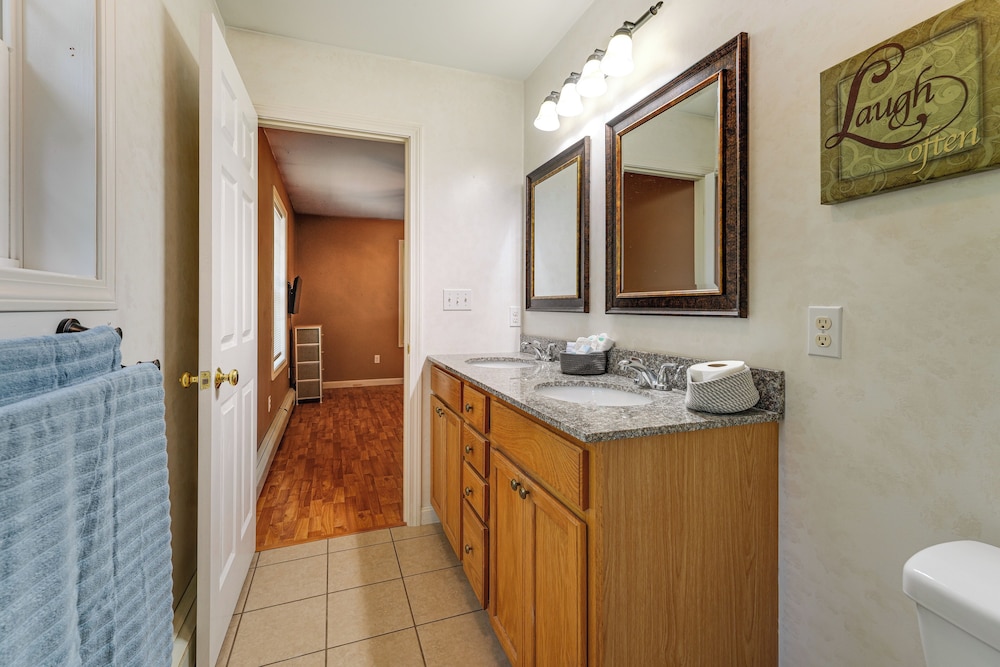 4 Mi to Long Lake! Secluded Haven w/ Fenced Yard