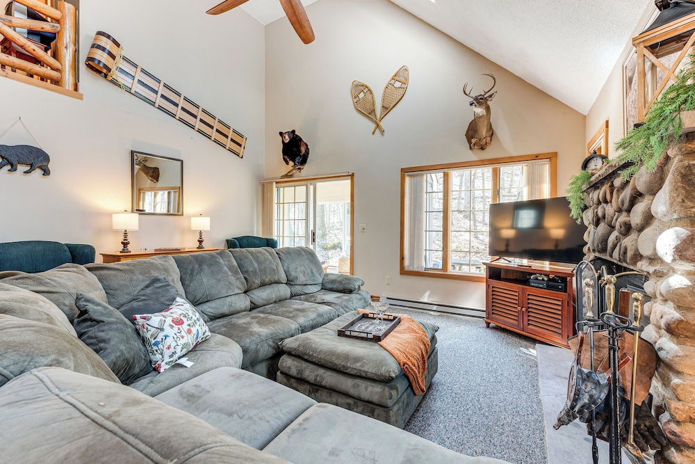 Access to Jack Frost Ski Resort: Home w/ Hot Tub
