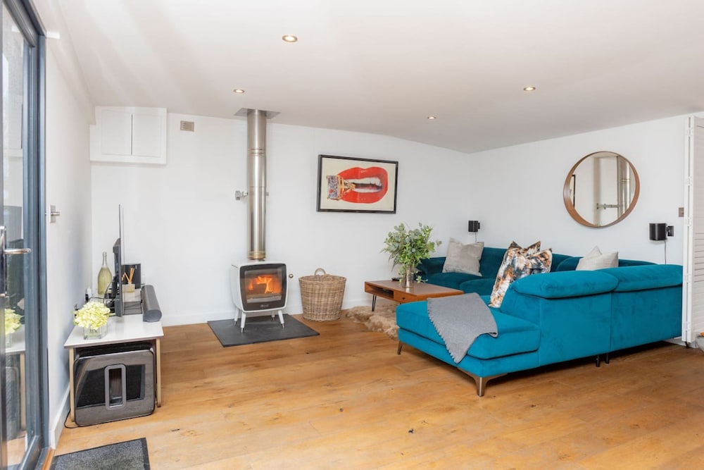 River Cabin Mills Cottage - From 450 Per Night
