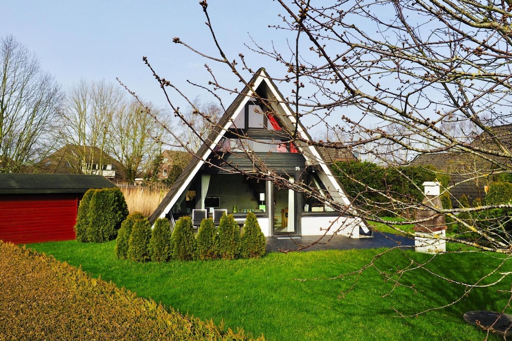 Ferienhaus mit Sauna in Burhave
