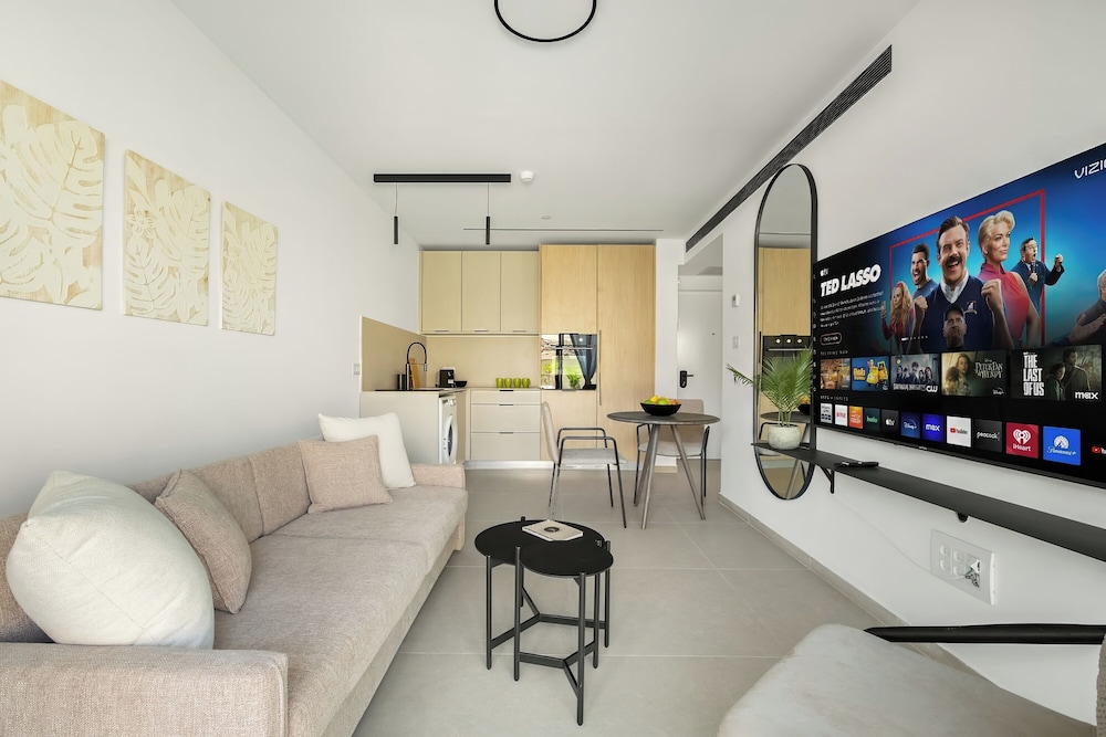 Red Canyon Garden Stay by Sea N' Rent