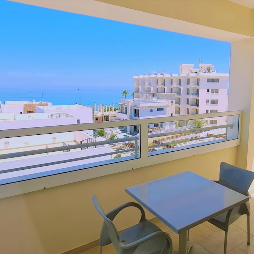 40 PRO 1 - Sunrise Beach Apt 1