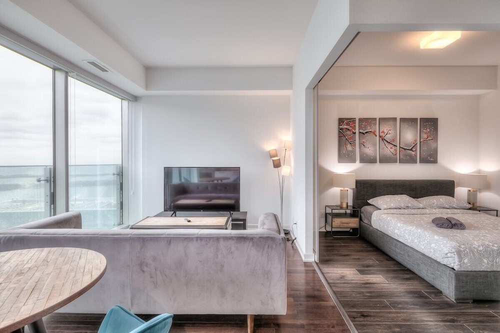 The Harbour Suites & Towers Financial District