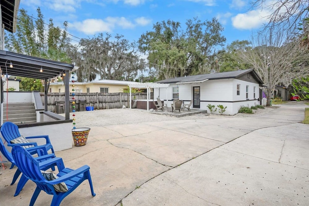 Free Parking Smart TV Uptown St Augustine