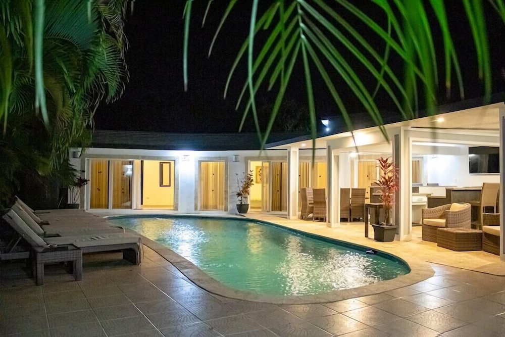 Specially Design 6 Bedroom Villa With King Beds