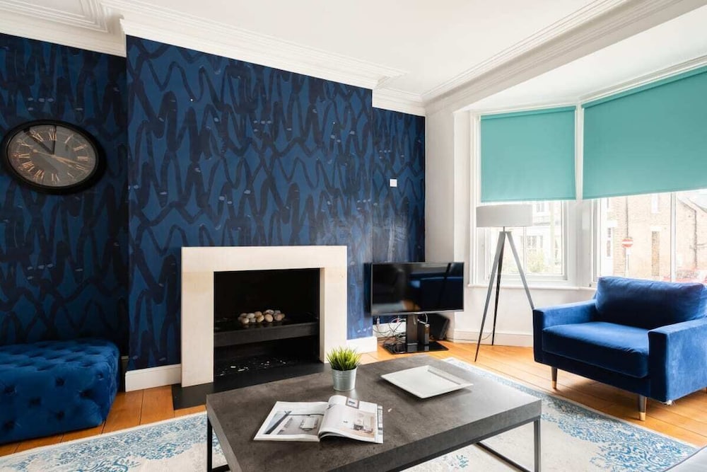 The Glasshouse Escape - 5BDR Victorian Jewel with Modern Twists in Jericho